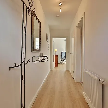 Am Am Strandallee 48 03 *